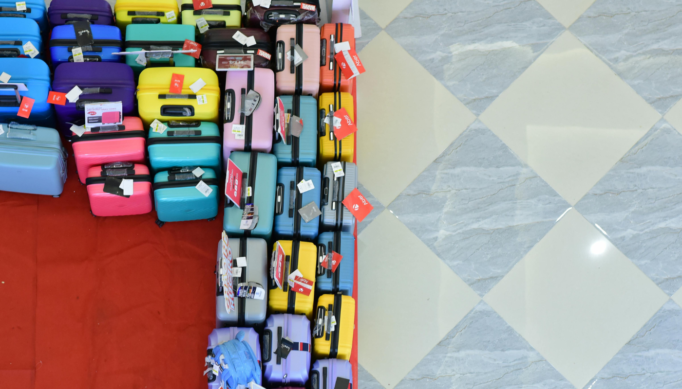 Carry-On vs Checked Baggage: What to Choose for Your Trip