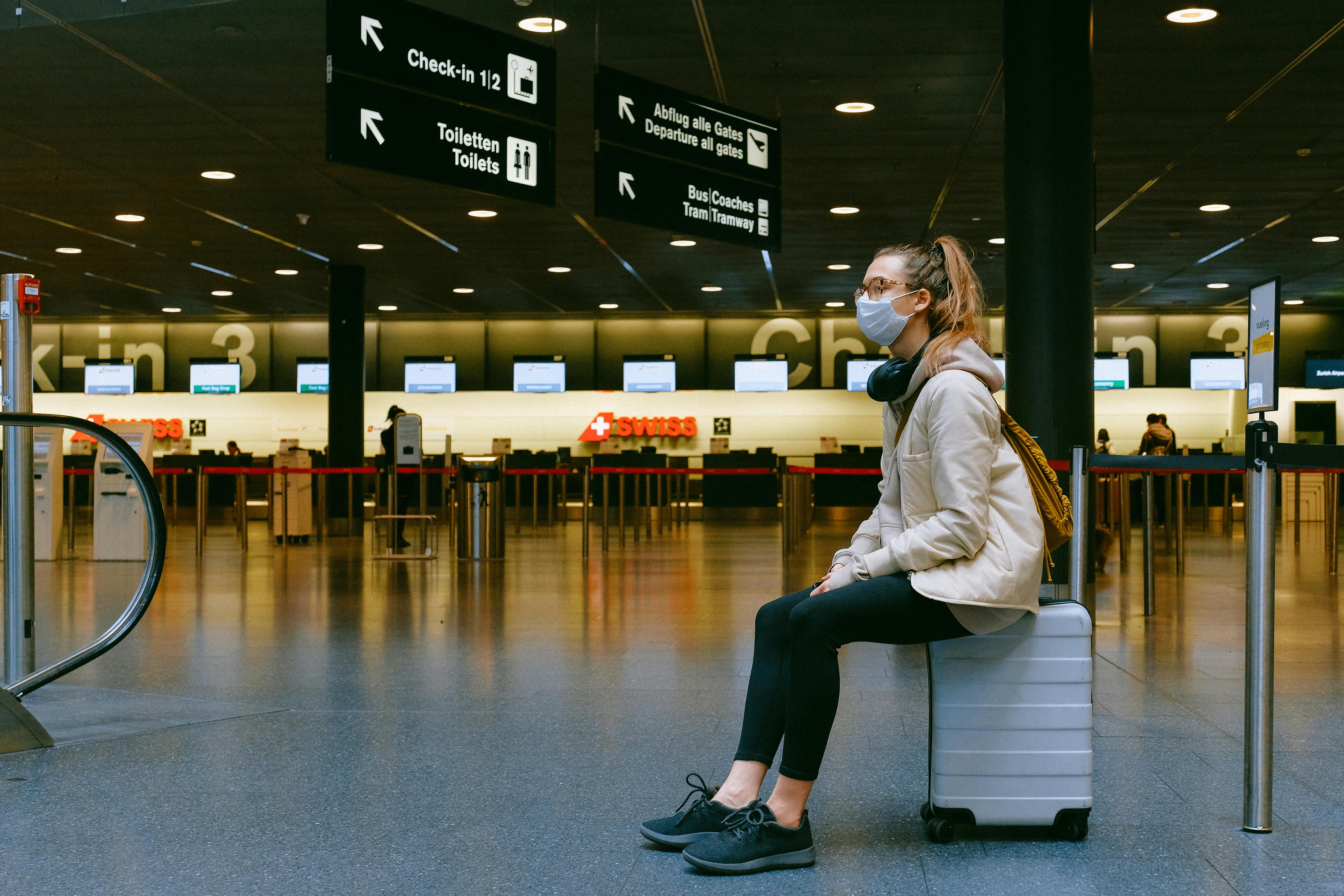 Why Hard-Shell Suitcases Are Gaining Popularity Over Soft-Shells