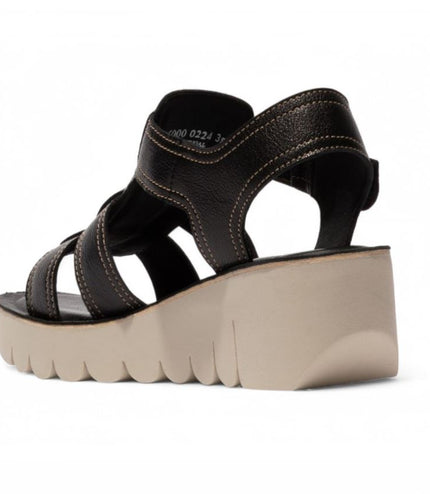 Fly London Women's Yudd236Fly Black Mousse Leather Wedge Sandals