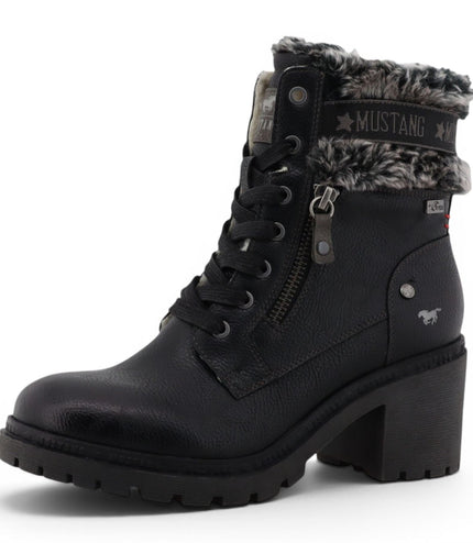 Mustang Women's Black Winter Warm Heeled Lace-Up Boots - M0122001