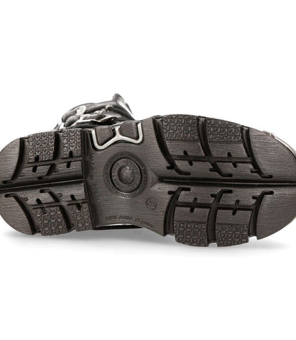 Heavy-duty natural rubber platform sole tread on New Rock 591-S2 boots