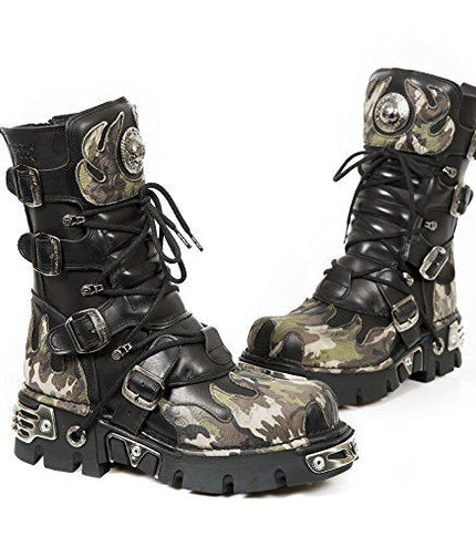 Three-quarter view of both New Rock M-591-S15 camouflage boots together
