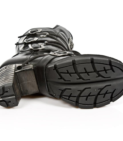 Durable TPU rubber sole tread pattern on New Rock Tr003-S1 gothic boots