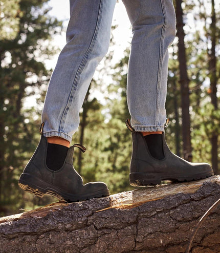 Blundstone #587 Rustic Black Chelsea Boot